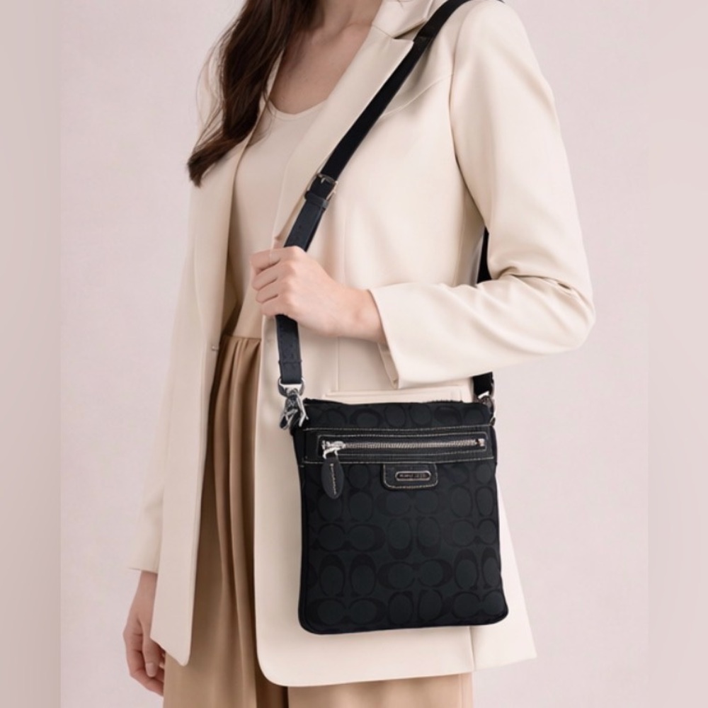 Coach Penelope Swingpack Black Signature Canvas Leather Crossbody Messenger Bag